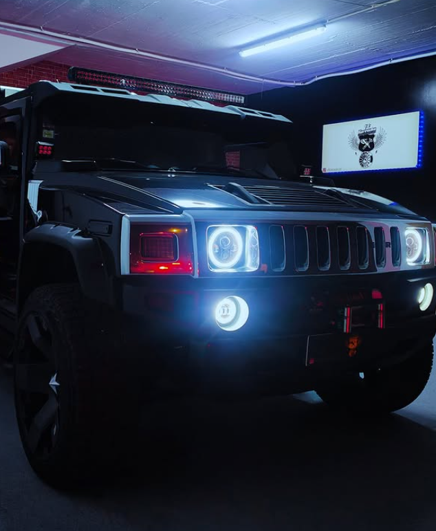 Hummer H2 Night